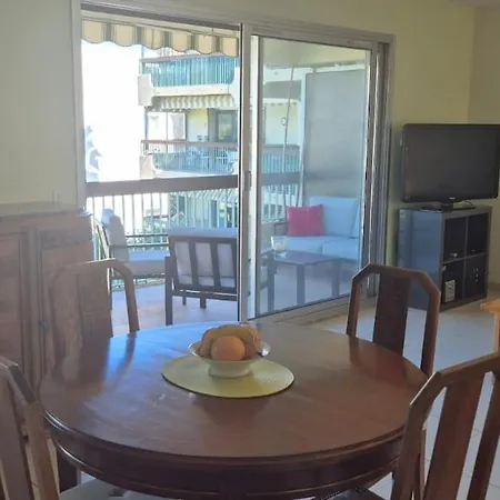 Apartment T3 Au Calme Avec Parking Au Lavandou *